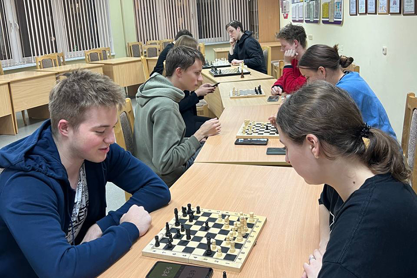 Шахматный турнир собрал студентов 10-го общежития