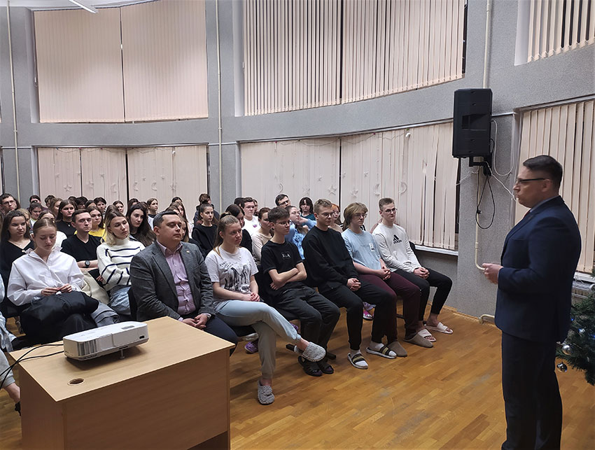 Вопросы политической безопасности Беларуси обсудили участники Единого дня информирования в 10-м общежитии