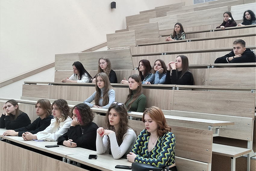 Учащиеся гимназии № 1 Жлобина в гостях в БГМУ