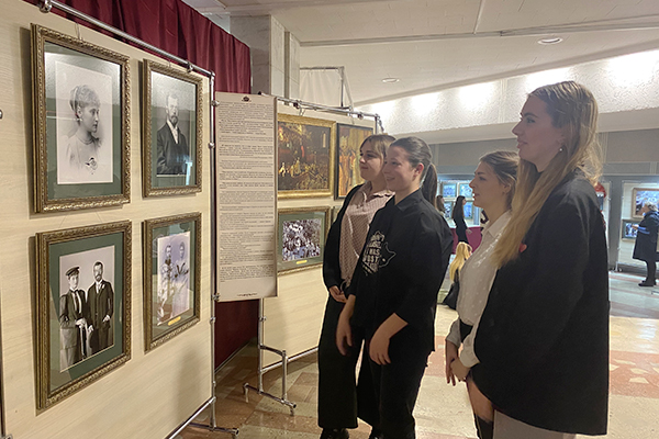 Посещение выставки об Николае II Александровиче и его семье