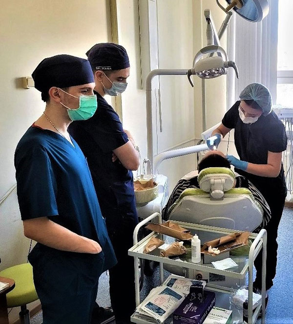Практику по хирургической стоматологии в Белгосмедуниверситете прошли студенты из Москвы