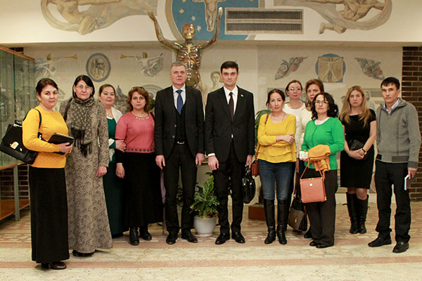 Визит делегации специалистов Научно-клинического центра по охране здоровья матери и ребенка Туркменистана