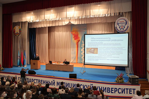 Население проявляет большой интерес к проекту изменений и дополнений Конституции Беларуси – Игорь Сергеенко
