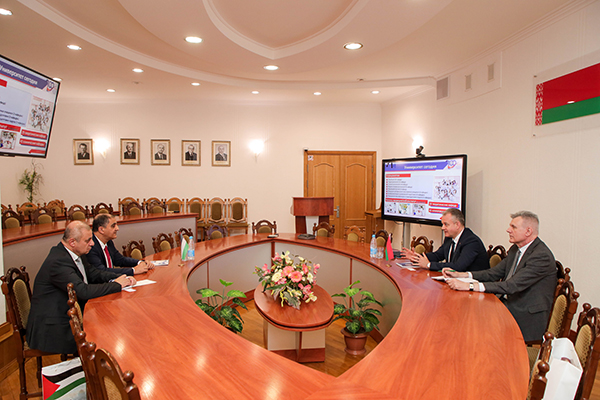 Возможности взаимодействия рассмотрели ректор БГМУ и глава дипломатического представительства Палестины в Беларуси