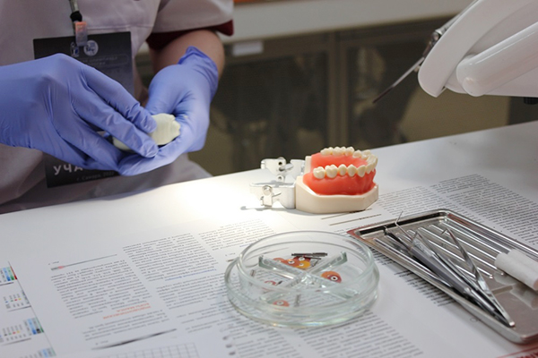 Команда «Юные стоматологи» Белгосмедуниверситета удостоена двух дипломов первой степени на международной дистанционной олимпиаде