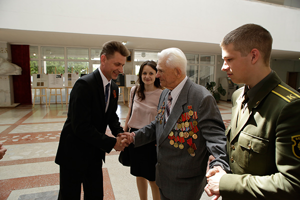 Волгу первый проректор