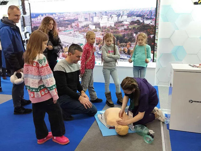 Волонтеры отряда «Первая помощь» дали мастер-классы на выставке «Моя Беларусь»