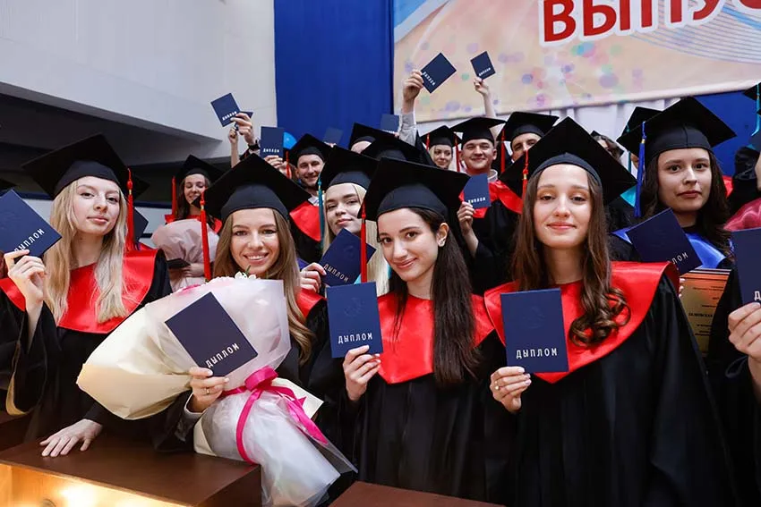 Торжественная церемония посвящения выпускников факультетов БГМУ в профессию врача «Гиппократ-2025»