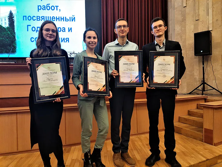 Преподаватели и студенты фармацевтического факультета удостоены наград Республиканского конкурса творческих работ, посвященного Году мира и созидания