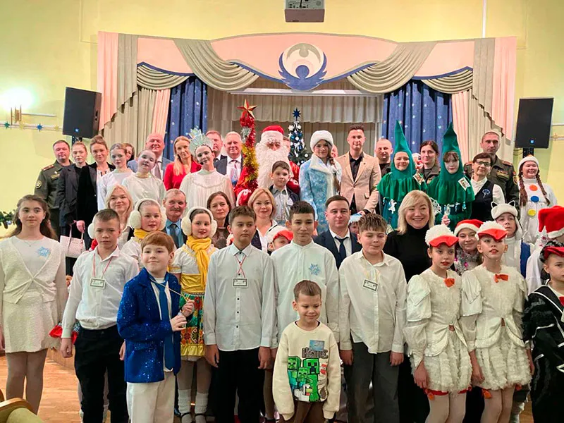 «Магия Нового года и уроки доброты: как наши студенты подарили праздник детям»