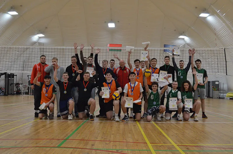 Спартакиада среди мужских сборных команд факультетов  университета по волейболу 