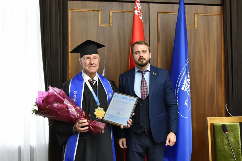Анатолий Михайлов удостоен высокого звания «Почетный доктор» ГомГМУ