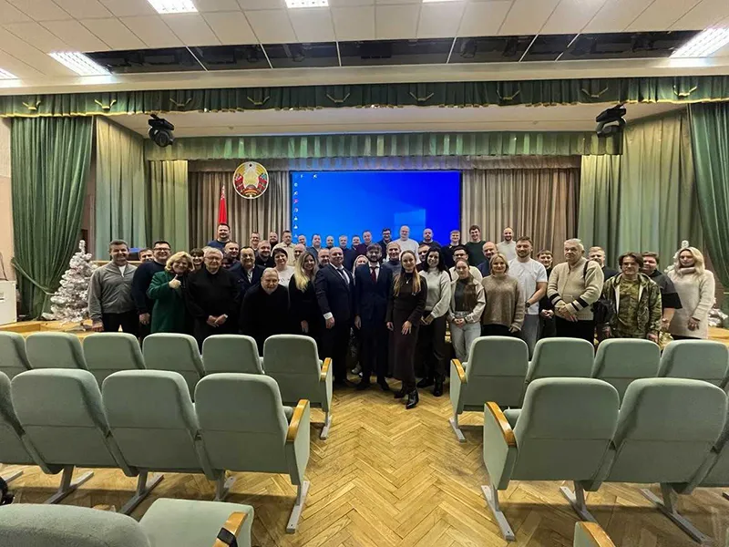 Кафедра ортопедической стоматологии и ортодонтии поздравляет с новогодними праздниками