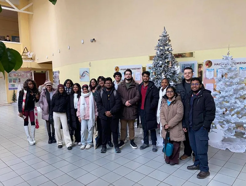 Иностранные студенты поздравили воспитанников  детского дома №5 с Рождеством и Новым годом!