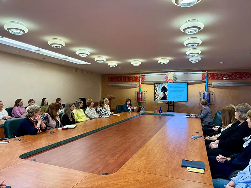 Женское здоровье Белгосстраха: от первой улыбки до уверенной зрелости