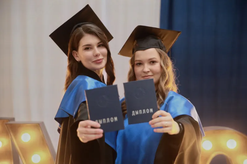 Торжественная церемония вручения дипломов выпускникам заочной формы обучения фармацевтического факультета «Гиппократ-2026»