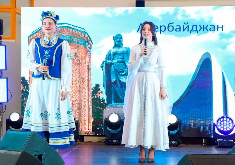 Студентка Азербайджанской Республики на  III Молодежном Форуме СНГ и ЕАЭС