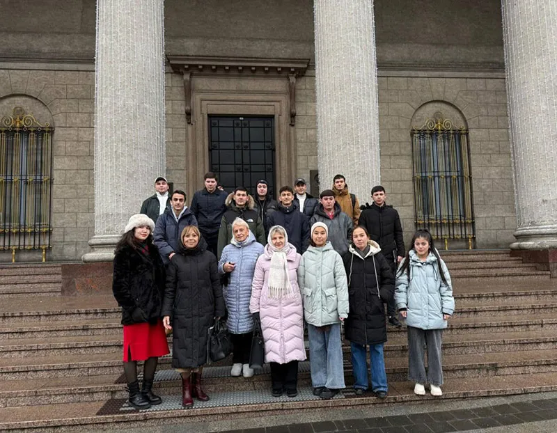 Иностранные слушатели подготовительного отделения БГМУ познакомились с белорусским искусством