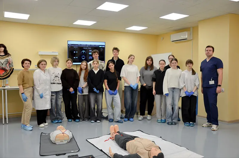 «Запусти сердце»: межведомственный проект по обучению школьников СЛР стартовал в БГМУ