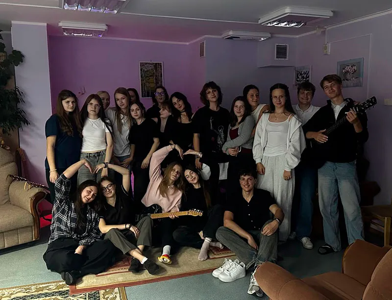 Под звон струны гитарной
