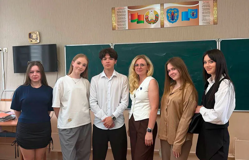 «Здесь растят врачей со школьной скамьи»: как прошёл день БГМУ в 39-й гимназии Минска