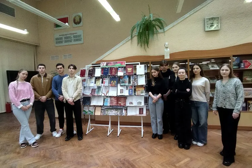 Студенты третьего курса стоматологического факультета посетили выставку книги «Наш Президент»