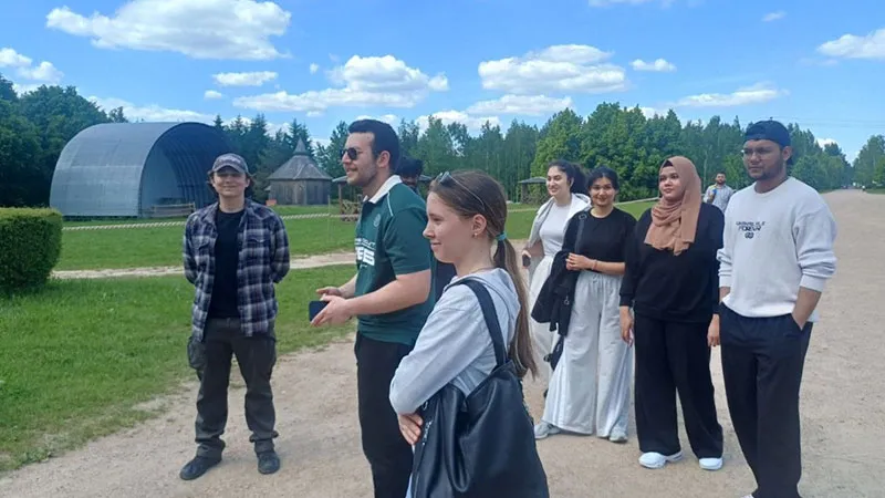 За порогом города: иностранные студенты прикоснулись к истокам белорусской культуры