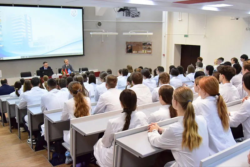 Встреча студентов лечебного факультета с Алексеем Пикусом