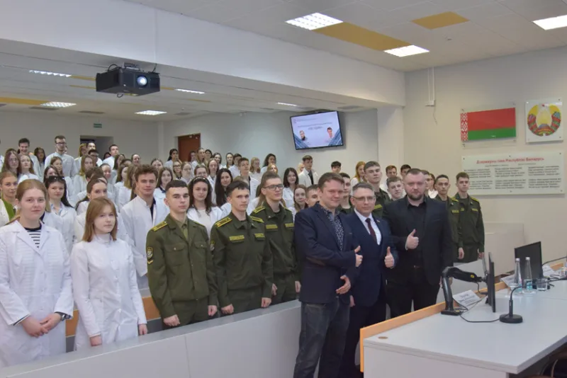 Информационно-просветительский проект «Обсудим»: встреча с Григорием Азарёнком и Андреем Лазуткиным