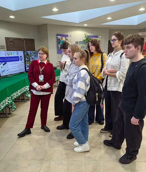 Выставка «Беларусь. Медицина. Будущее» впечатлила завтрашних студентов-медиков