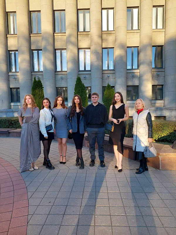 Знакомство с театральным искусством: «К нам едет…»