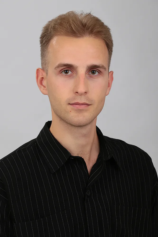  Ларионец Александр Евгеньевич