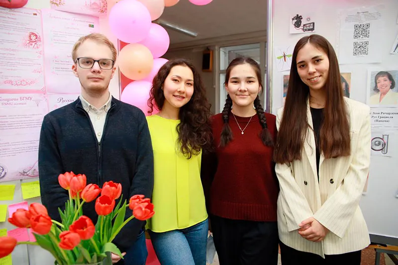 Активисты студенческого самоуправления МФИУ приняли участие  в акции «Цветы весны-2026»