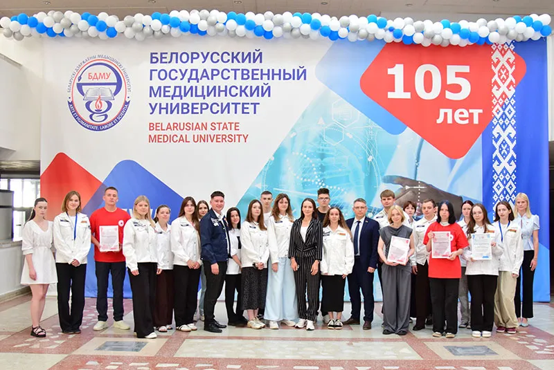 Призвание помогать: студент, врач, космонавт