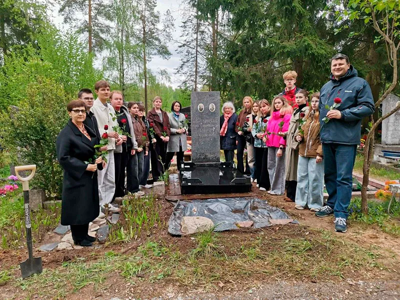 Студенты и преподаватели БГМУ почтили память основоположника отечественной стоматологии Юлия Метлицкого