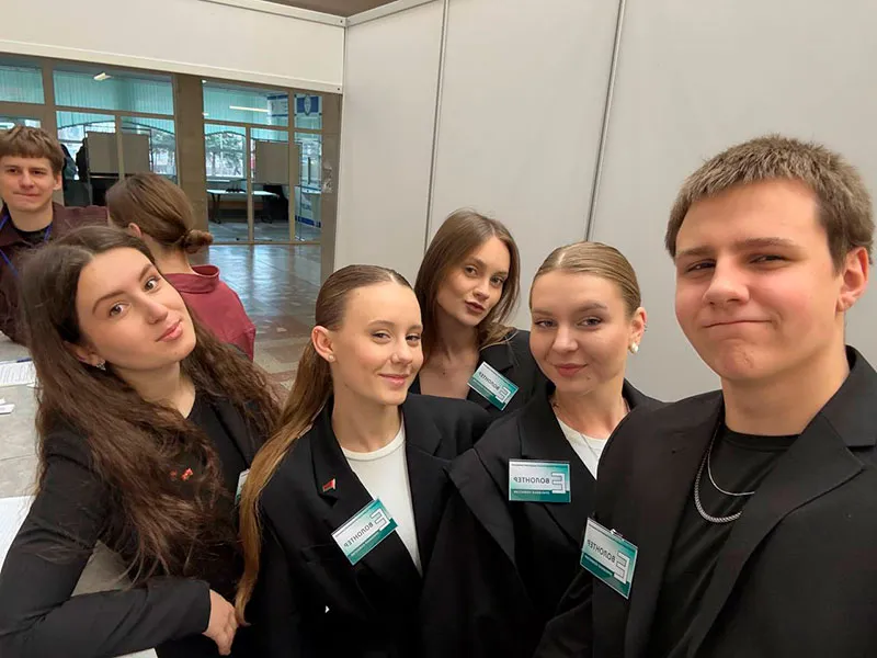 Студенты стоматологического факультета приняли участие в Едином дне открытых дверей