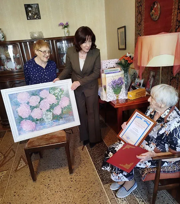 Старейший сотрудник кафедры нормальной анатомии Раиса Марковна Петрова перешагнула вековой рубеж