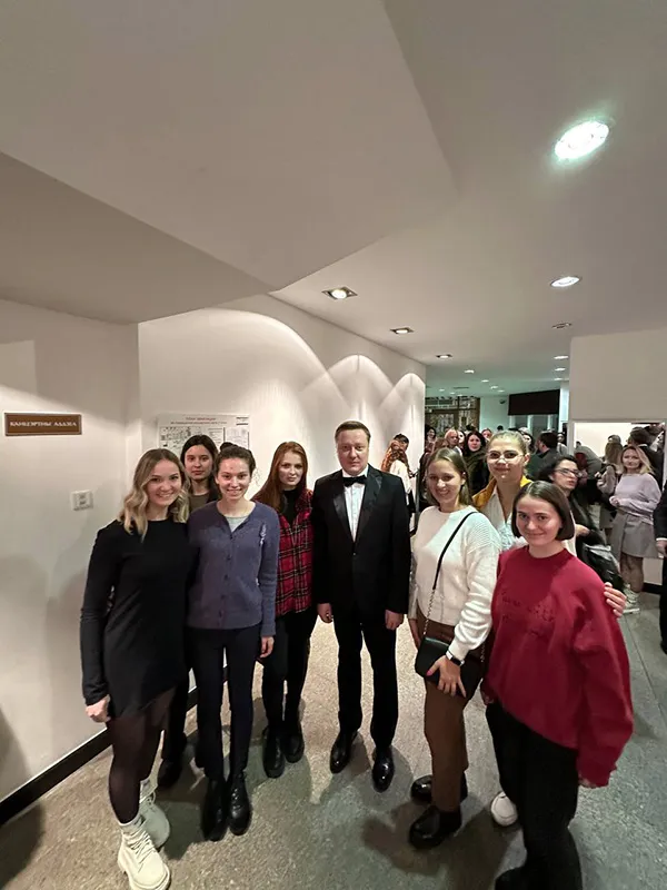 Участники интернационального хора «Доминанта» побывали на авторском вечере Андрея Саврицкого