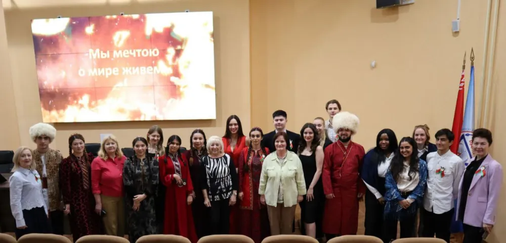 Урок памяти «Мы мечтою о мире живем»