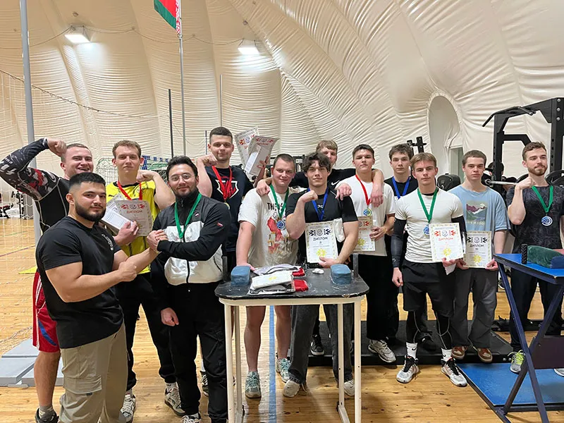 Соревнования по армрестлингу