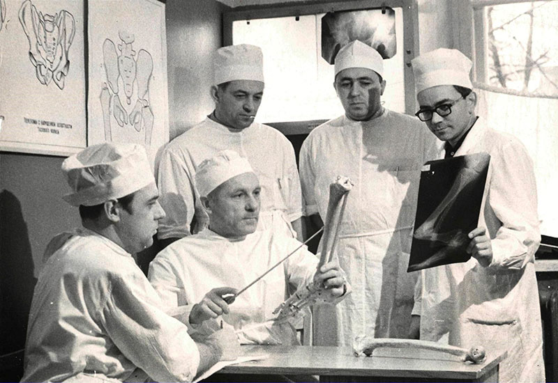 1958 слайд 1 Организована кафедра травматологии и ортопедии