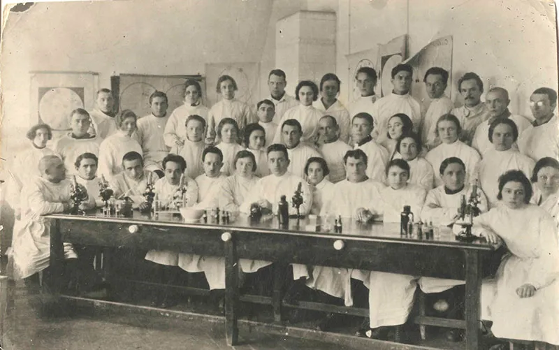 1923 слайд 3 Организована кафедра микробиологии медицинского факульте 1923 слайд 3 Организована кафедра микробиологии медицинского факульте