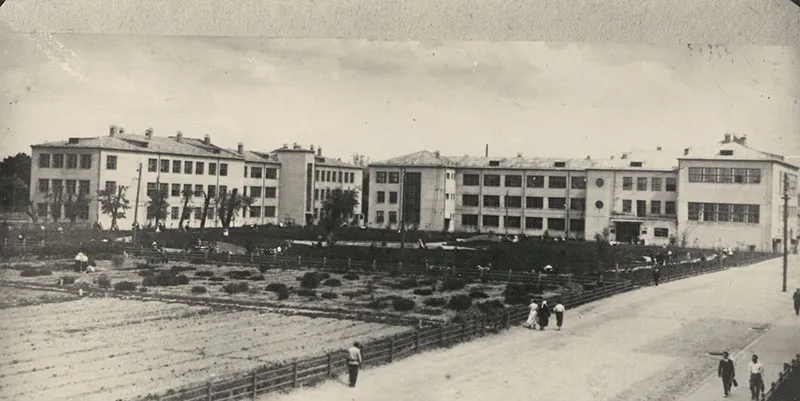 1930 слайд 1 Построен анатомический корпус БГУ 1930 слайд 1 Построен анатомический корпус БГУ