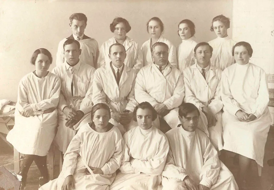 1924 слайд 3 Организована кафедра детских болезней медицинского факультета БГУ 1924 слайд 3 Организована кафедра детских болезней медицинского факультета БГУ