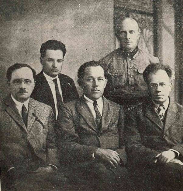1921 слайд 2 Правлением БГУ утвержден первый состав деканата... 1921 слайд 2 Правлением БГУ утвержден первый состав деканата...