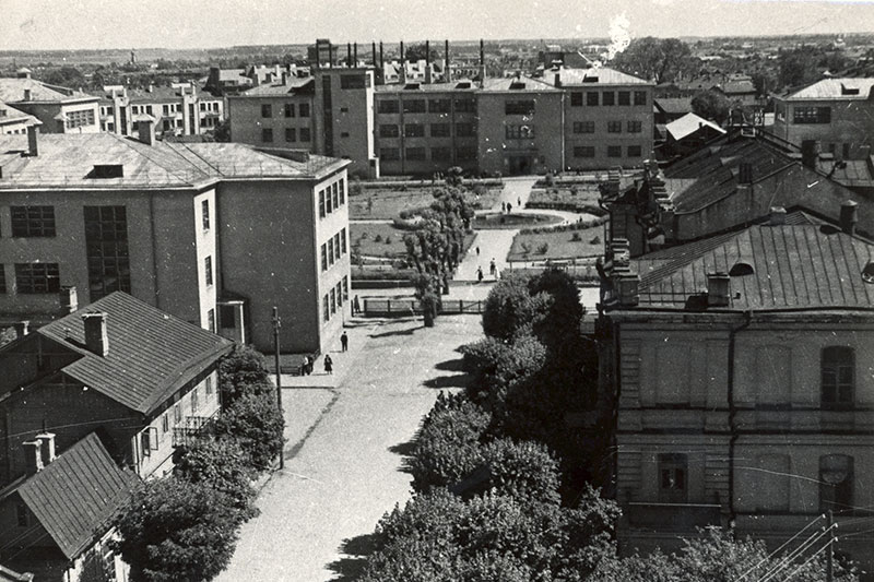 1929 слайд 1 Простроен медицинский корпус БГУ. 1929 слайд 1 Простроен медицинский корпус БГУ.