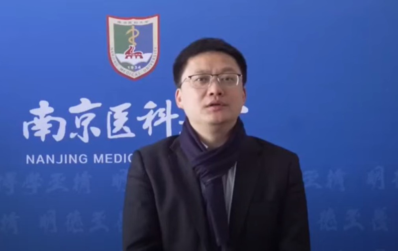 Review of the university. Professor Hu Zhibin